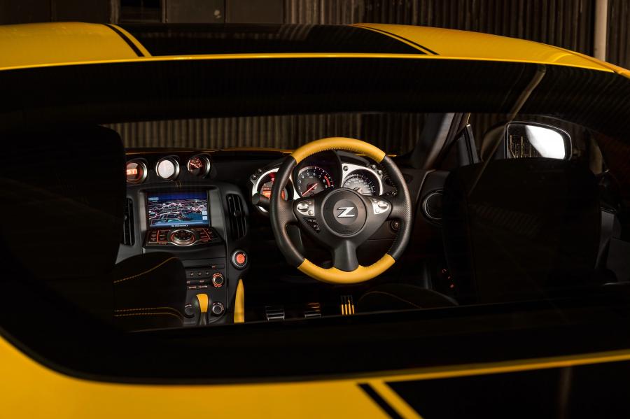Интерьер Nissan 370Z N-Sport (Z34) 2018 года  (AU) (фото 12 из 33)